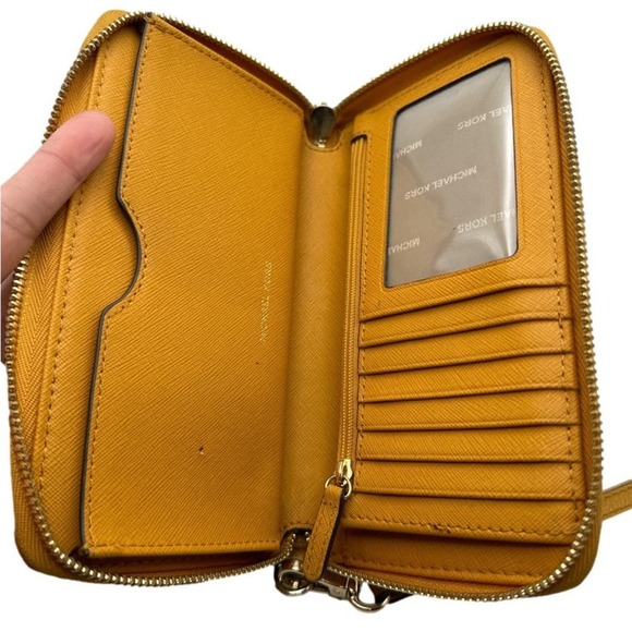 MICHAEL KORS Zipper Around Wallet - Picture 5 of 11